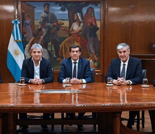 En Hacienda. Diego Santilli y Luis Caputo se reunieron con el gobernador de Jujuy