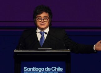 Milei participó en un acto por el Día del Maestro: “La Argentina que queremos se construye en las aulas”