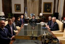 Milei se reunió en Casa Rosada con autoridades de Tesla y de una empresa de IA