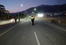 un motociclista falleció tras impactar con un poste de luz