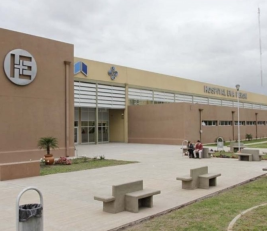 una joven permanece internada tras ser quemada por su pareja