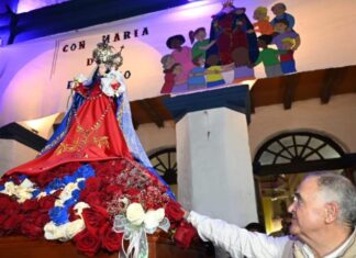 Jaldo acompañó la procesión de la Virgen del Rosario en Burruyacú