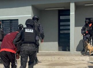 Trasladan a 18 jóvenes adultos al complejo de Benjamín Paz