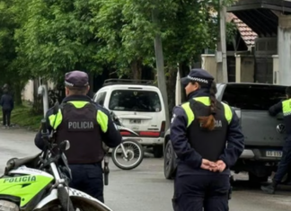 Un joven motociclista murió tras chocar contra una camioneta en calle San Juan