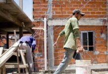 se perdieron más de 12.500 puestos